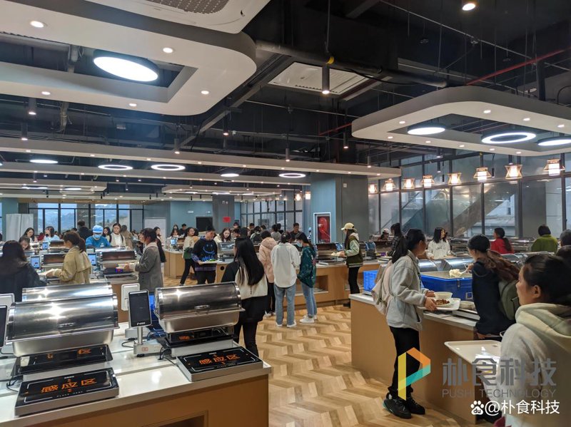 餐饮管理新趋势：智能化与人性化并重